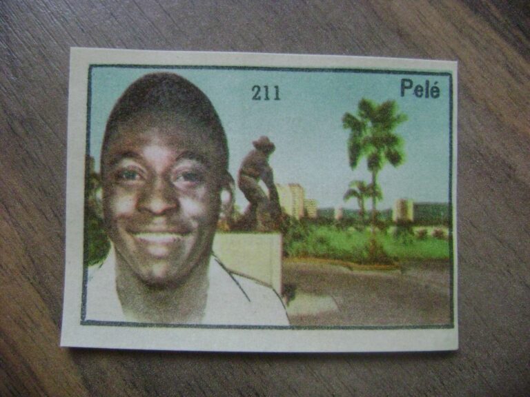 1962 Egide Editorial #211 - Colecao Campeoes - Sao Paulo - Pele - Front (Issued in Brazil)